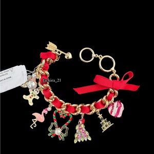 💙❤️ Betsey Johnson christmas charm bracelet